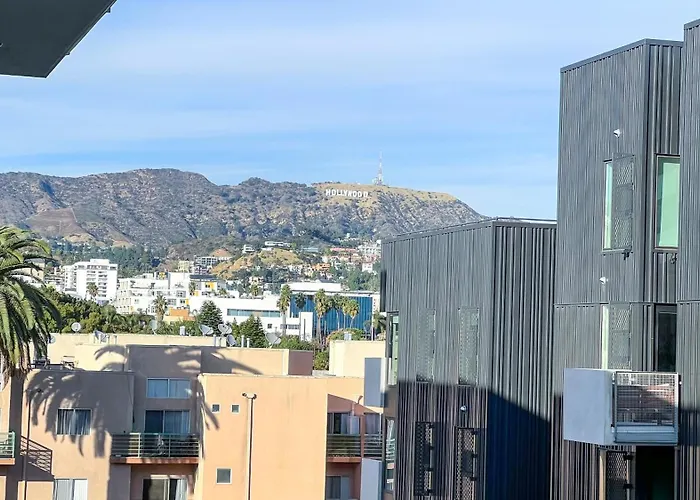 Stunning Hollywood Sign View